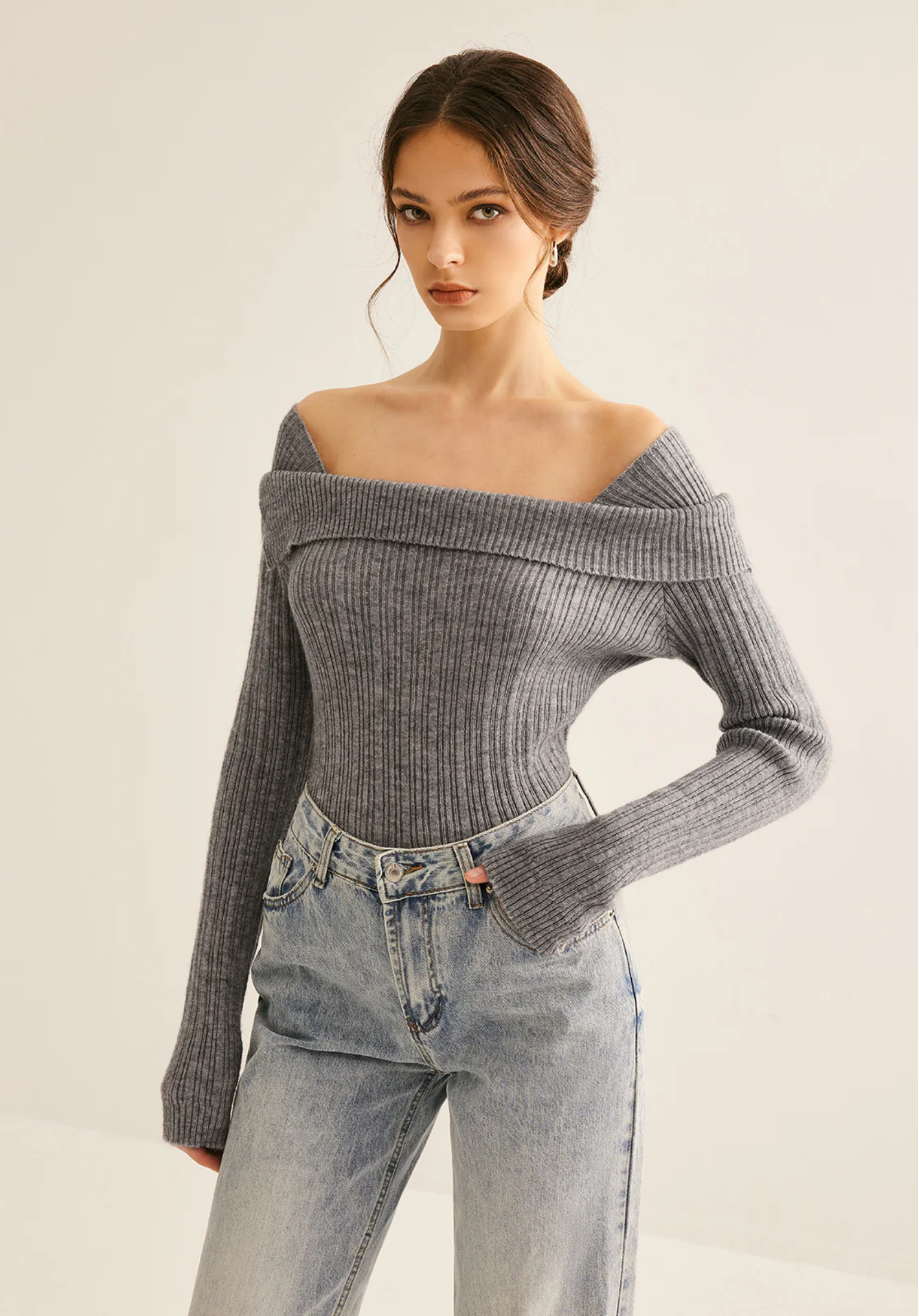 Schmaler, gerippter Pullover