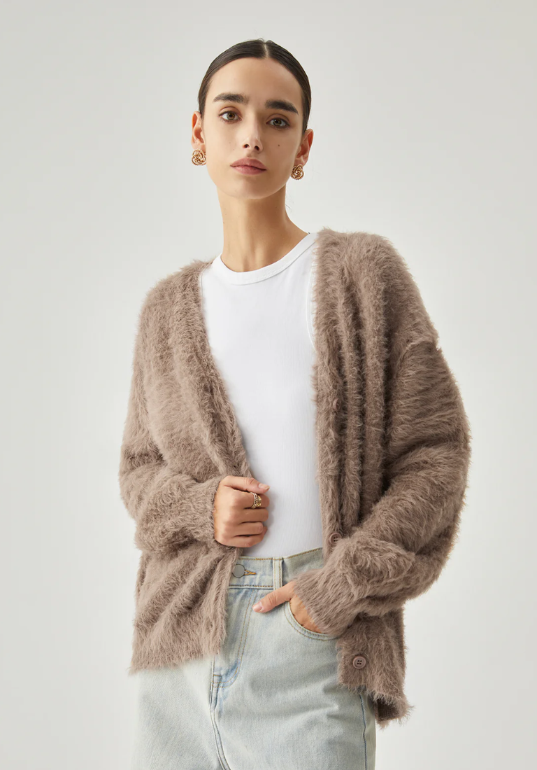 Flauschiger Cardigan mit Knopfleiste